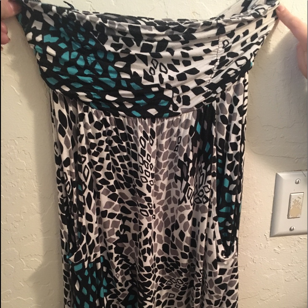 This amazingly cute and comfortable Guess Dress